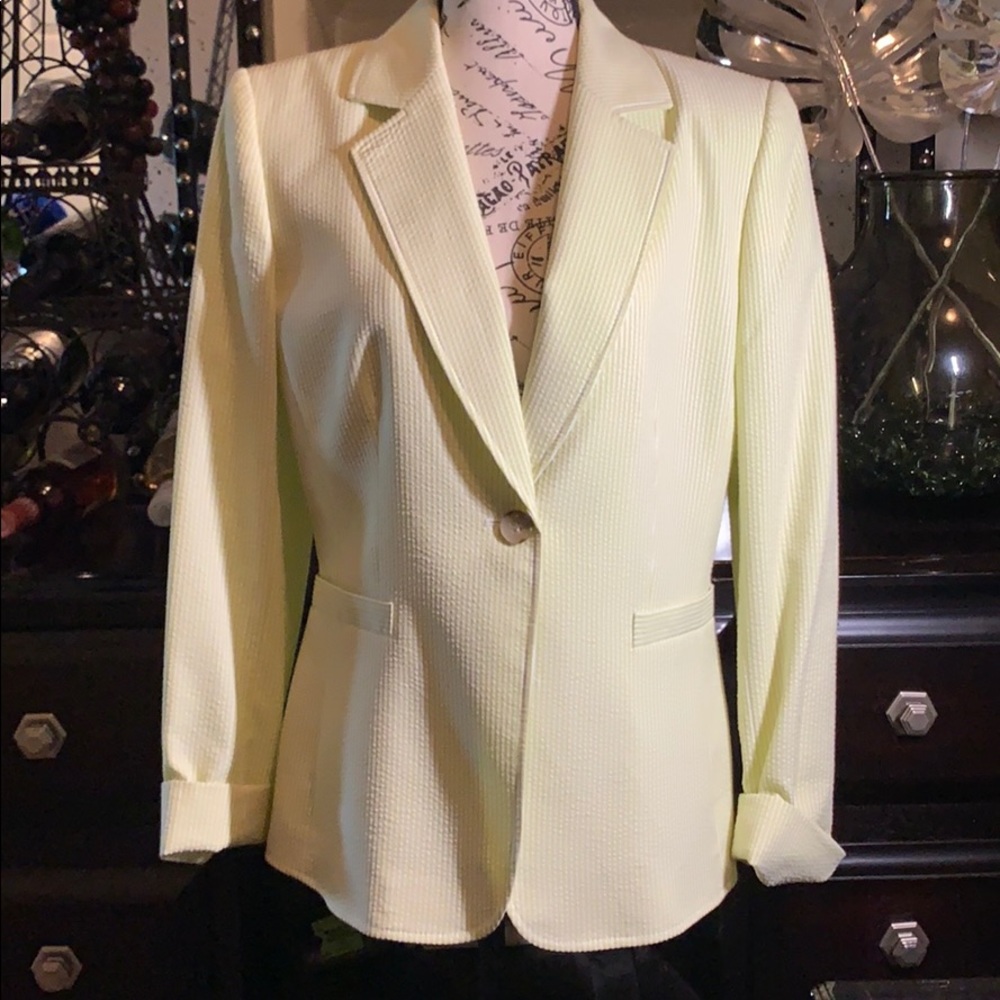 Lightweight Blazer
